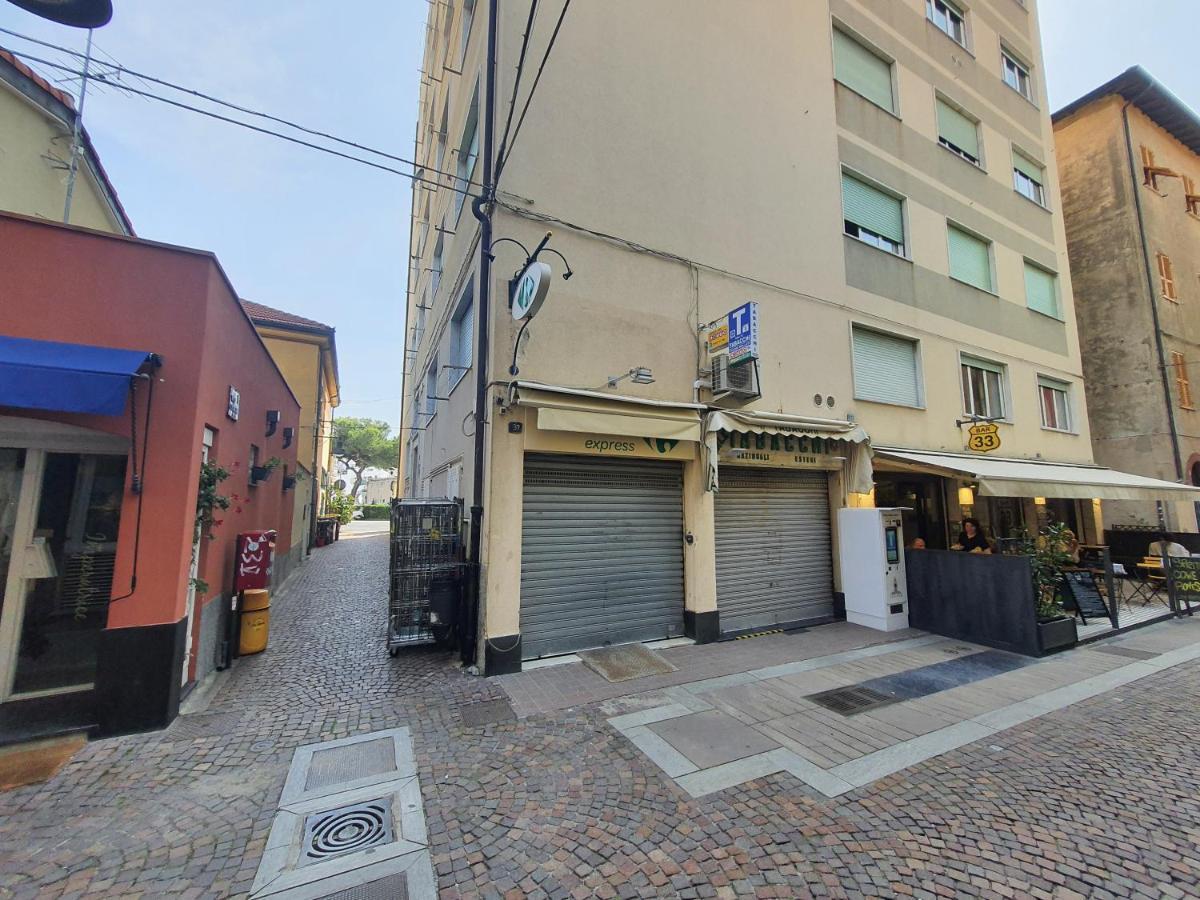 Appartamento In Centro A 30M Dal Mare Spotorno Extérieur photo